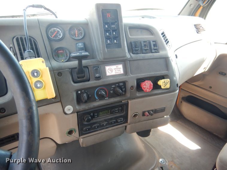 image for item HU9256 2006 Sterling LT7500  dump truck