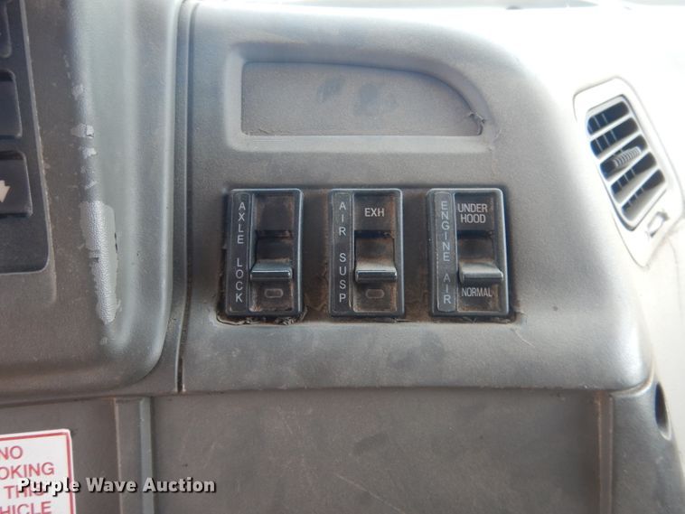 image for item HU9256 2006 Sterling LT7500  dump truck