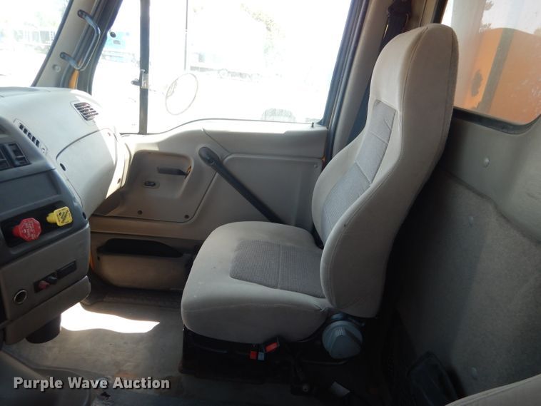 image for item HU9256 2006 Sterling LT7500  dump truck