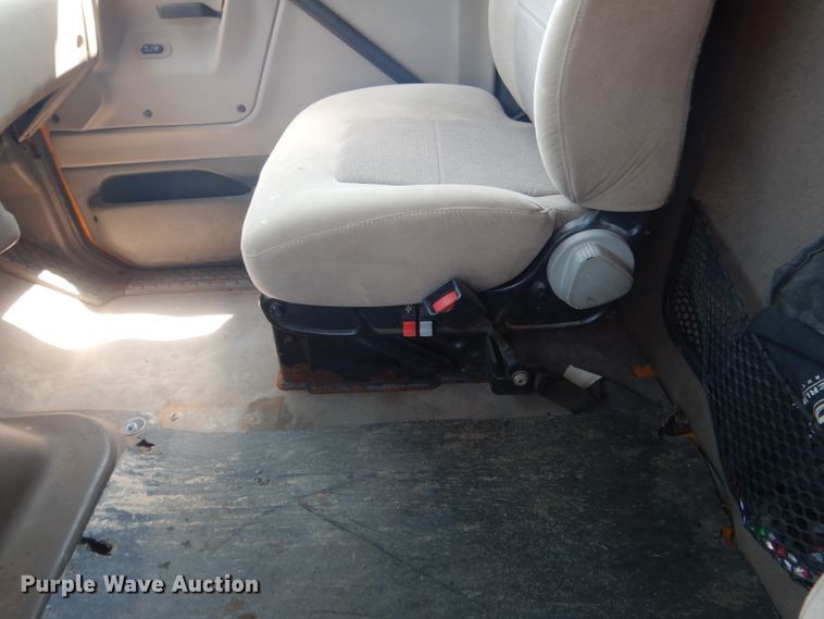 image for item HU9256 2006 Sterling LT7500  dump truck