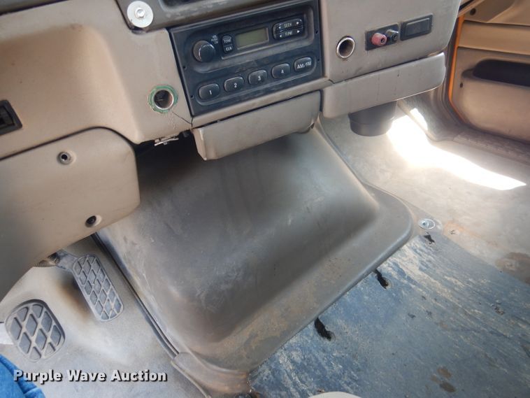 image for item HU9256 2006 Sterling LT7500  dump truck