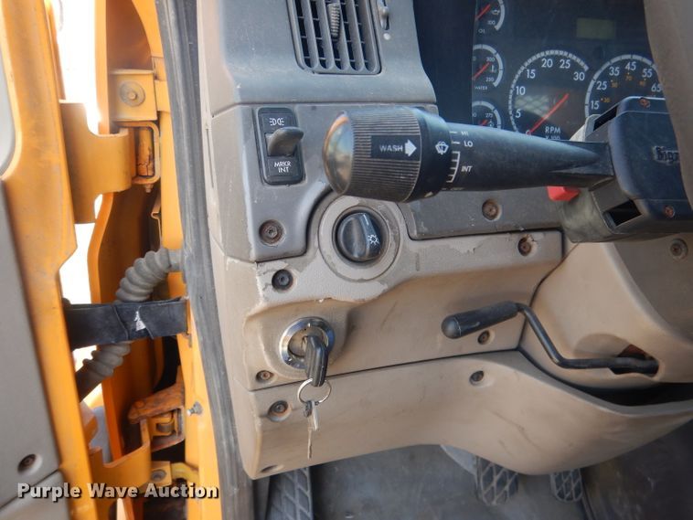 image for item HU9256 2006 Sterling LT7500  dump truck