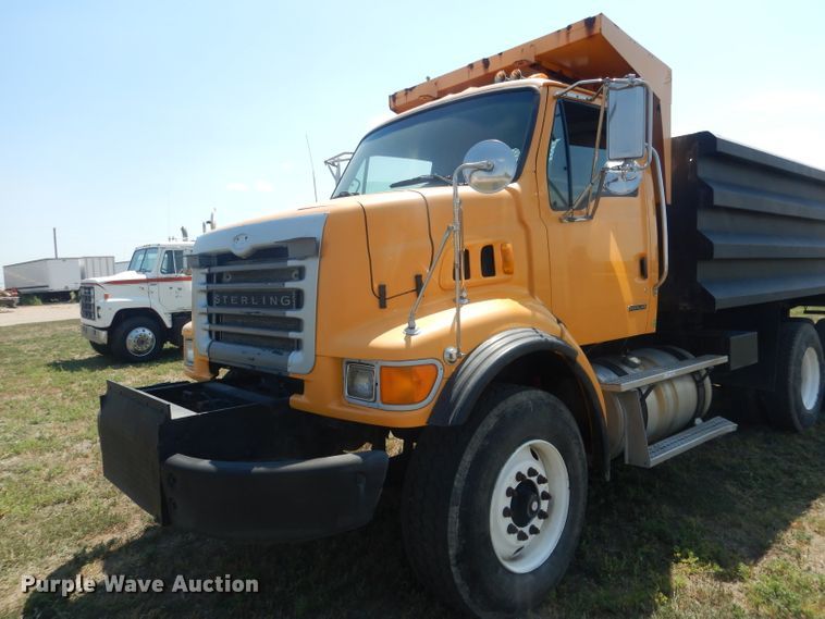 image for item HU9256 2006 Sterling LT7500  dump truck