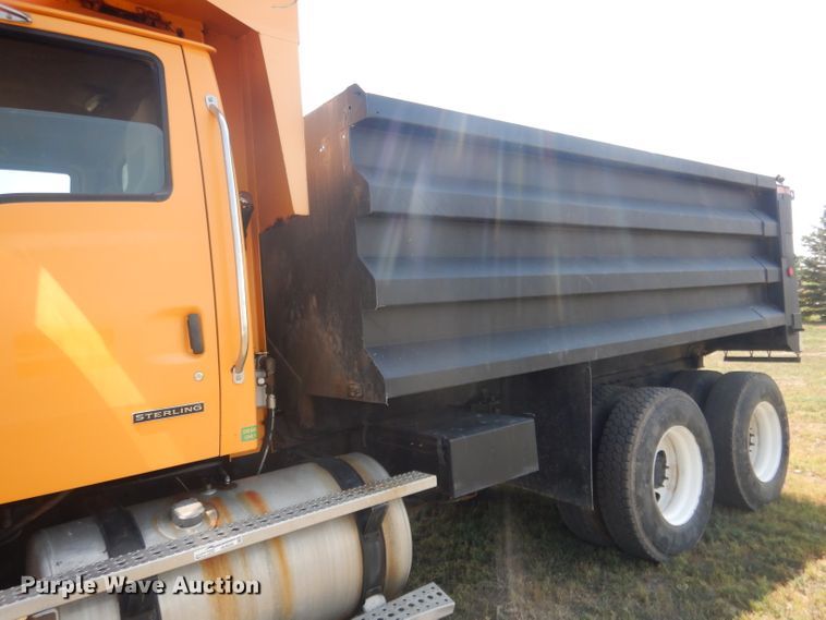 image for item HU9256 2006 Sterling LT7500  dump truck