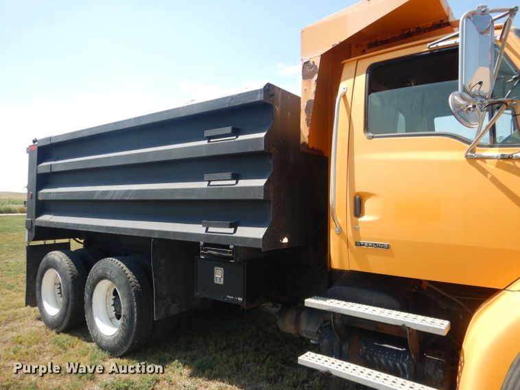 image for item HU9256 2006 Sterling LT7500  dump truck