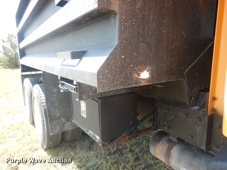 image for item HU9256 2006 Sterling LT7500  dump truck