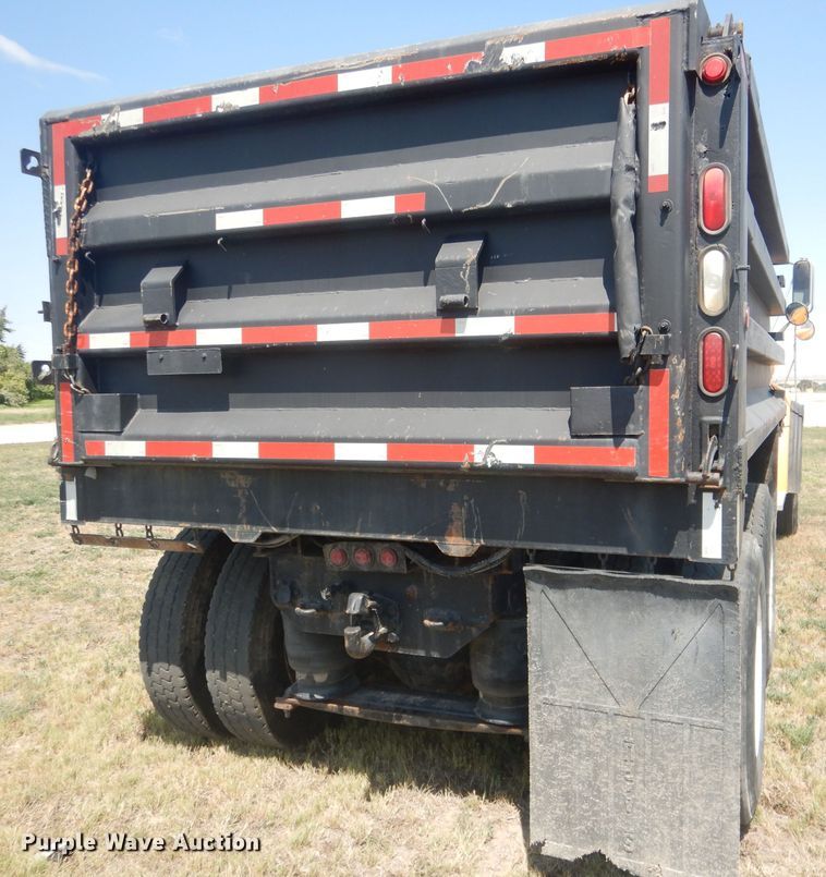 image for item HU9256 2006 Sterling LT7500  dump truck
