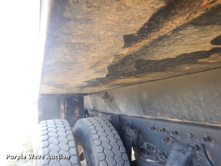 image for item HU9256 2006 Sterling LT7500  dump truck