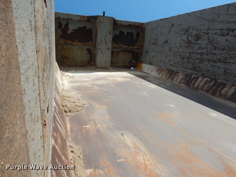 image for item HU9256 2006 Sterling LT7500  dump truck