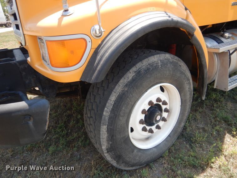 image for item HU9256 2006 Sterling LT7500  dump truck