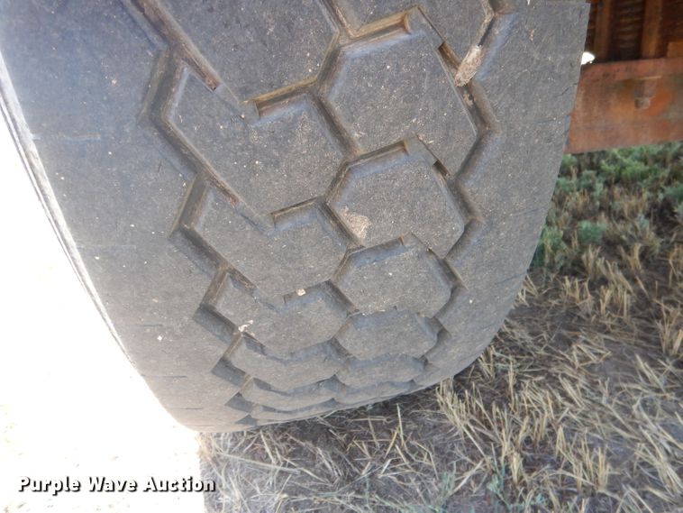 image for item HU9256 2006 Sterling LT7500  dump truck