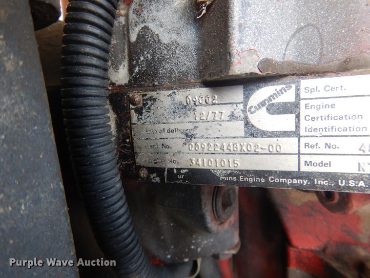 image for item HU9257 1978 International 2275  truck cab and chassis