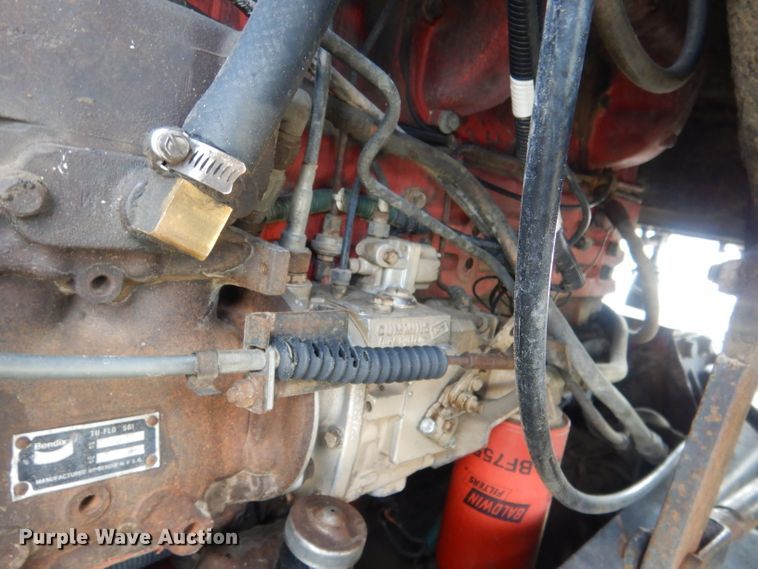 image for item HU9257 1978 International 2275  truck cab and chassis