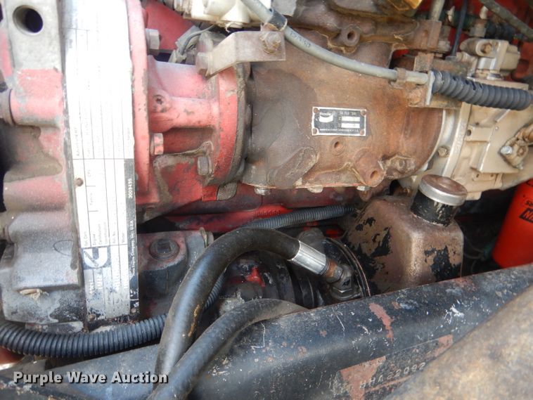 image for item HU9257 1978 International 2275  truck cab and chassis