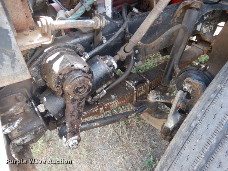 image for item HU9257 1978 International 2275  truck cab and chassis