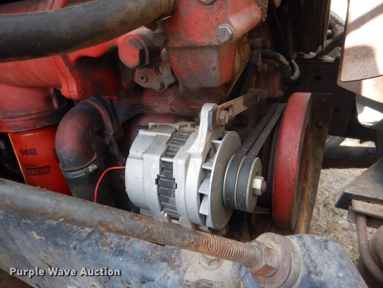 image for item HU9257 1978 International 2275  truck cab and chassis