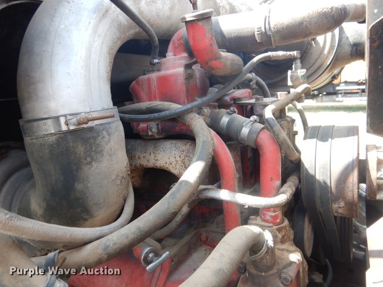 image for item HU9257 1978 International 2275  truck cab and chassis