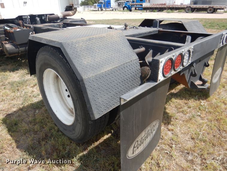 image for item HU9257 1978 International 2275  truck cab and chassis