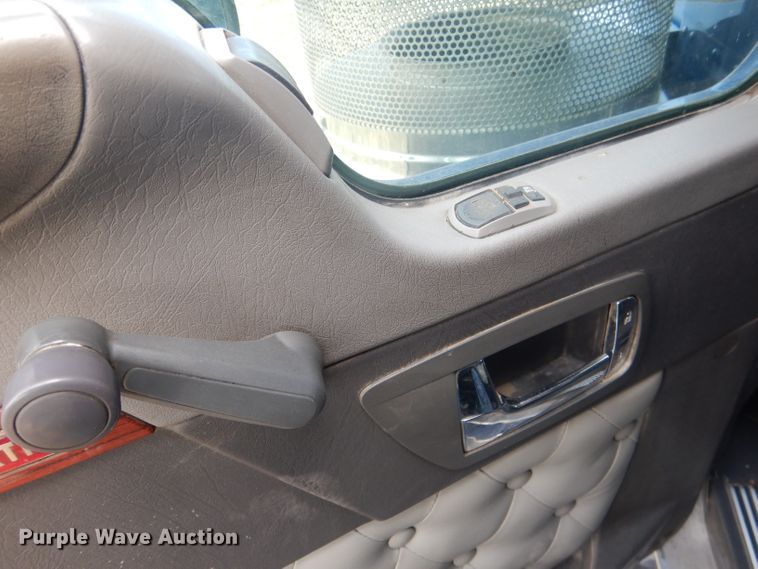 image for item HU9258 2007 Kenworth W900  semi truck