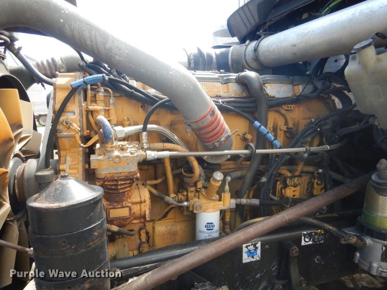 image for item HU9258 2007 Kenworth W900  semi truck