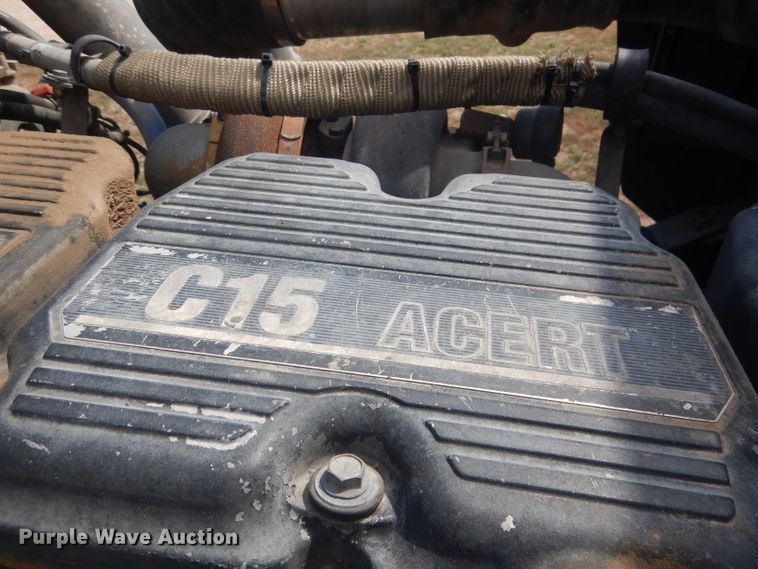 image for item HU9258 2007 Kenworth W900  semi truck