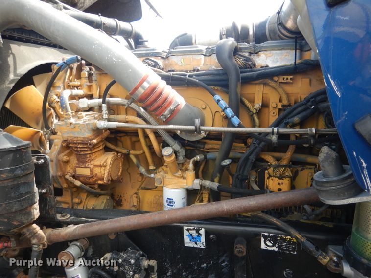 image for item HU9258 2007 Kenworth W900  semi truck