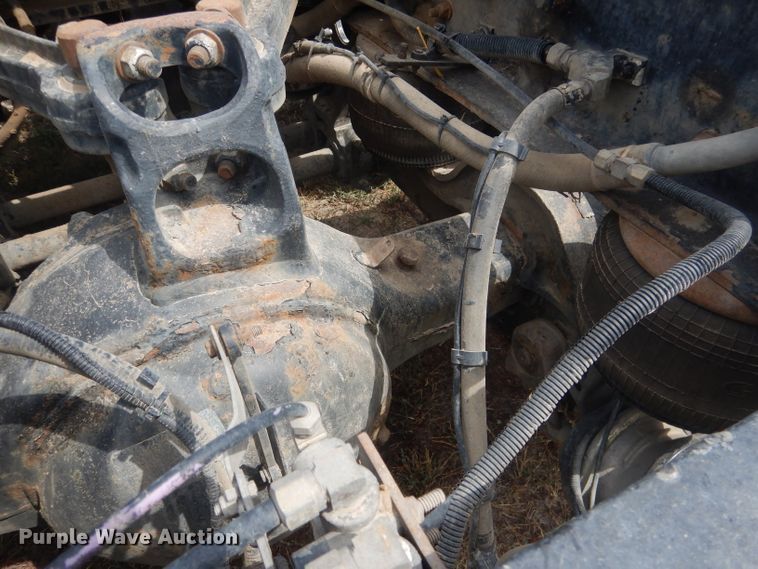 image for item HU9258 2007 Kenworth W900  semi truck