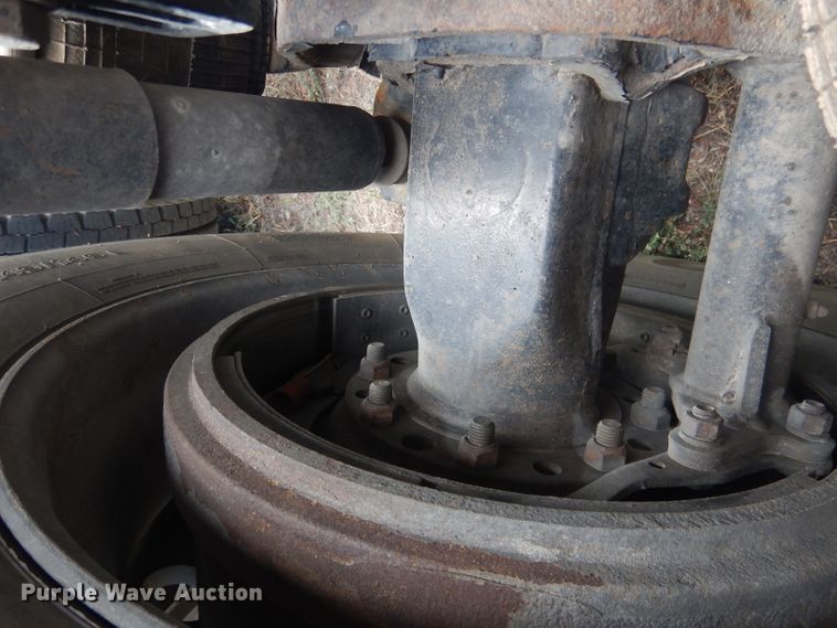 image for item HU9258 2007 Kenworth W900  semi truck