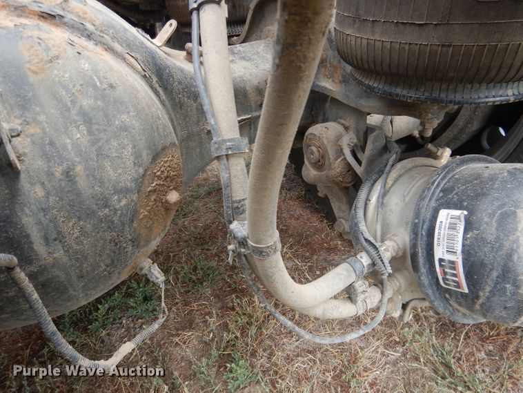 image for item HU9258 2007 Kenworth W900  semi truck