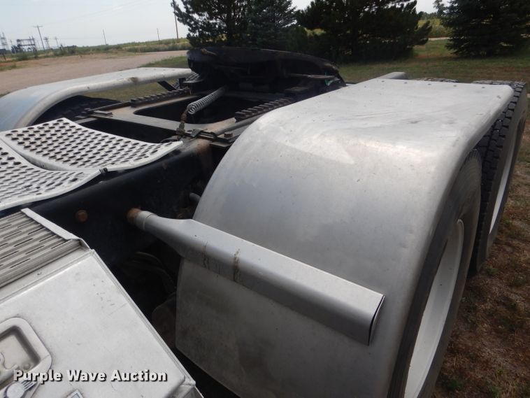 image for item HU9258 2007 Kenworth W900  semi truck