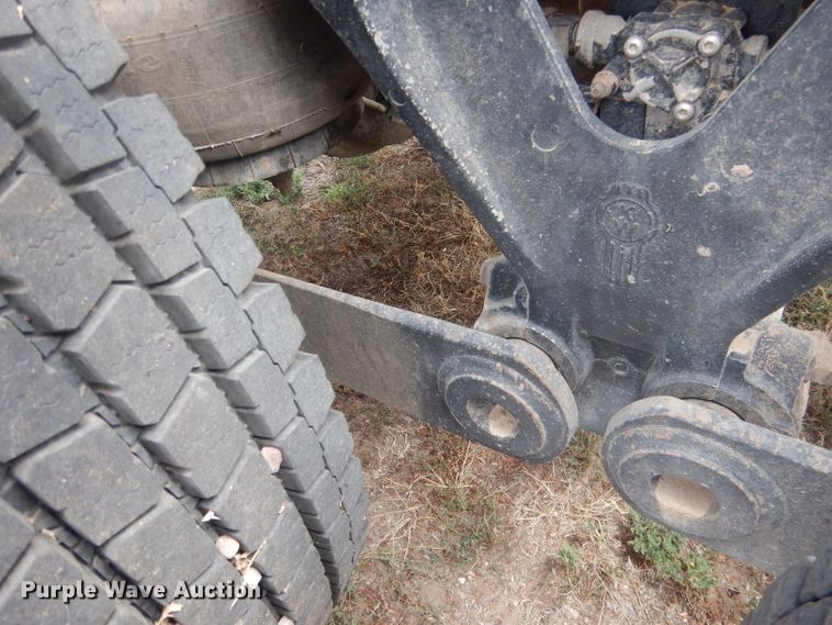 image for item HU9258 2007 Kenworth W900  semi truck