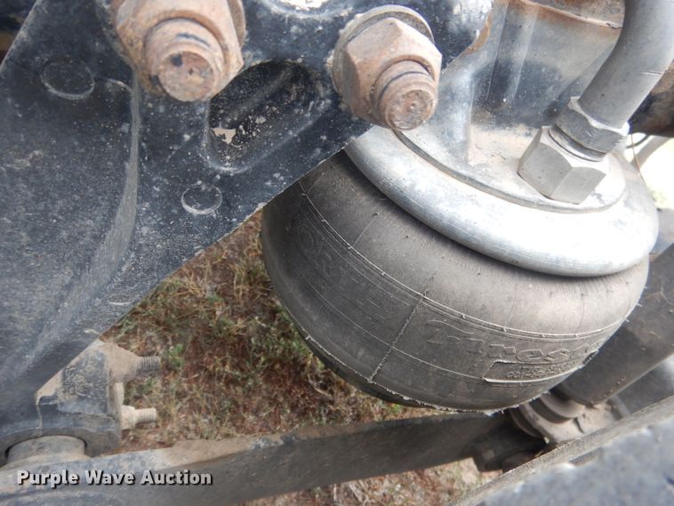 image for item HU9258 2007 Kenworth W900  semi truck