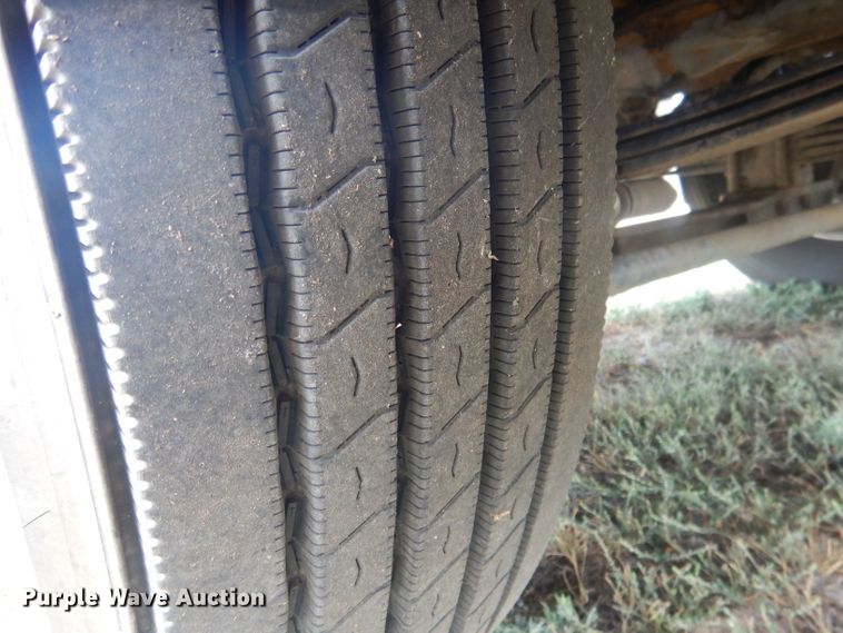 image for item HU9258 2007 Kenworth W900  semi truck