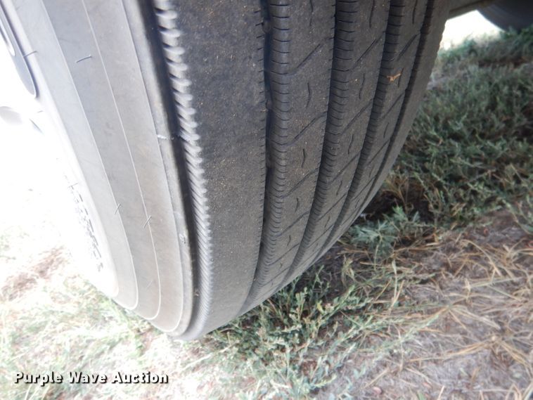 image for item HU9258 2007 Kenworth W900  semi truck