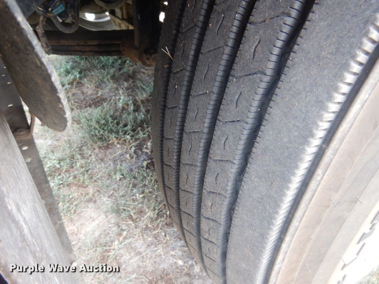 image for item HU9258 2007 Kenworth W900  semi truck