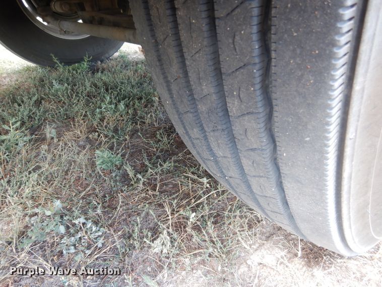 image for item HU9258 2007 Kenworth W900  semi truck