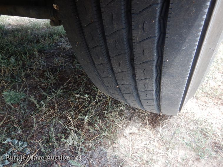 image for item HU9258 2007 Kenworth W900  semi truck