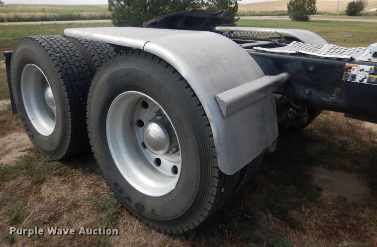 image for item HU9258 2007 Kenworth W900  semi truck