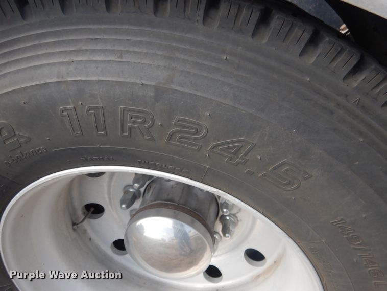 image for item HU9258 2007 Kenworth W900  semi truck