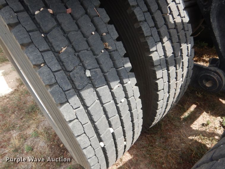 image for item HU9258 2007 Kenworth W900  semi truck