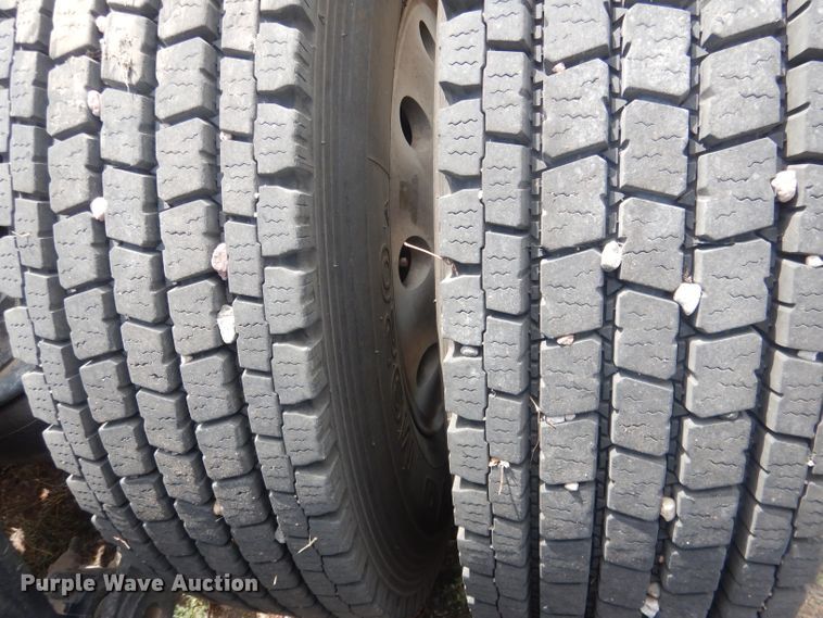 image for item HU9258 2007 Kenworth W900  semi truck