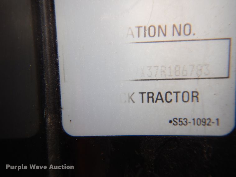 image for item HU9258 2007 Kenworth W900  semi truck