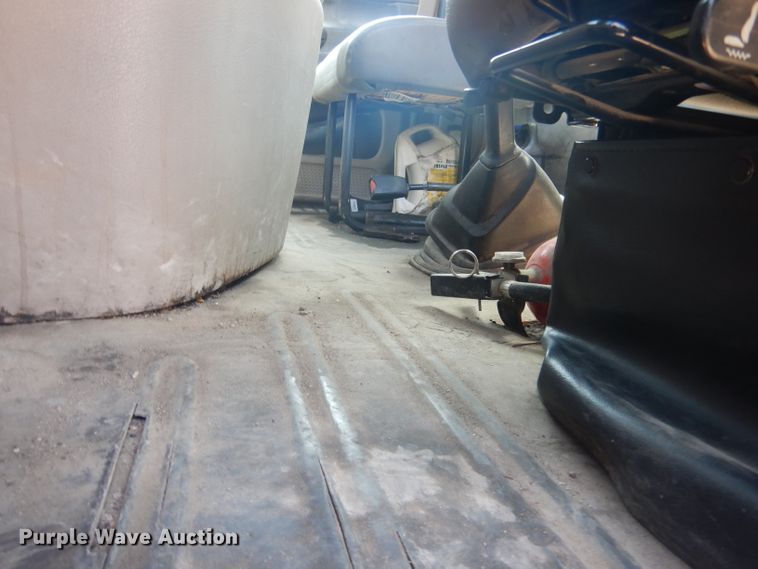 image for item HU9273 2010 Freightliner Cascadia 113  semi truck