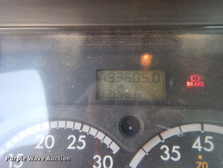 image for item HU9273 2010 Freightliner Cascadia 113  semi truck