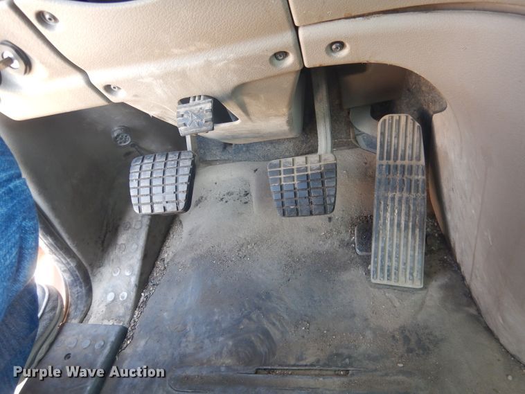 image for item HU9273 2010 Freightliner Cascadia 113  semi truck