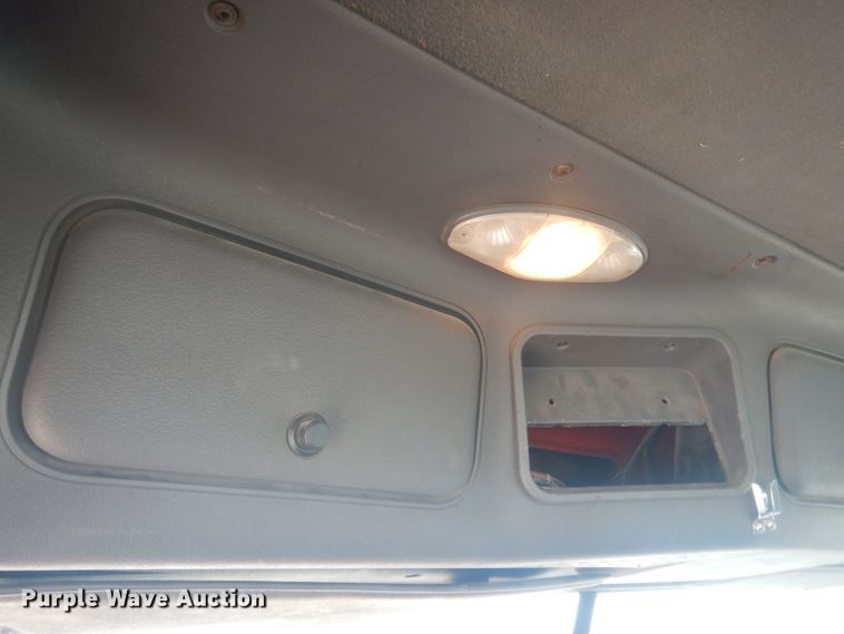 image for item HU9273 2010 Freightliner Cascadia 113  semi truck