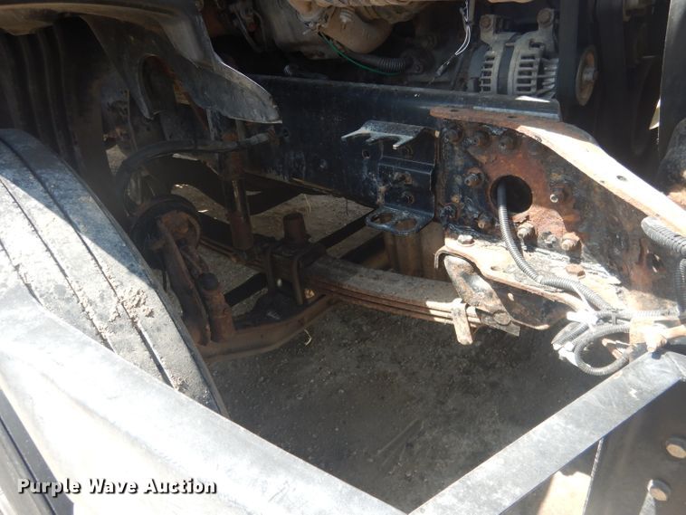 image for item HU9273 2010 Freightliner Cascadia 113  semi truck