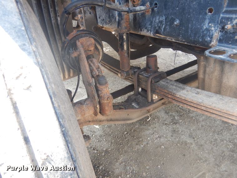 image for item HU9273 2010 Freightliner Cascadia 113  semi truck