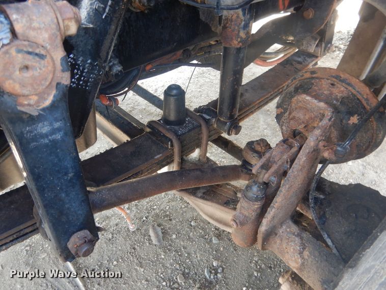 image for item HU9273 2010 Freightliner Cascadia 113  semi truck