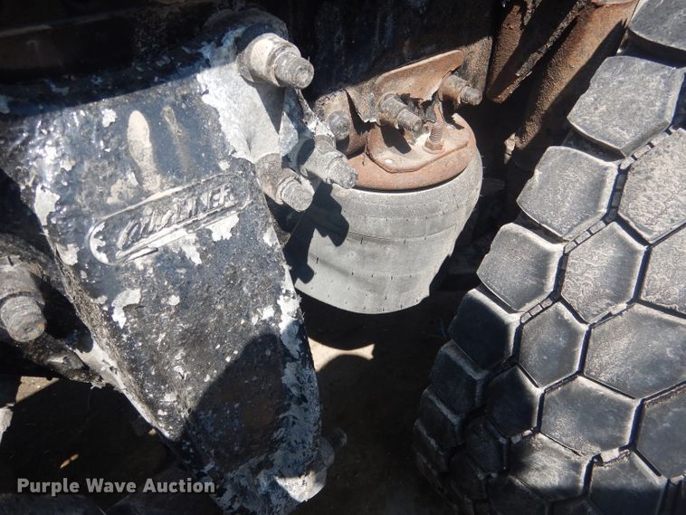 image for item HU9273 2010 Freightliner Cascadia 113  semi truck